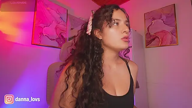 Dannaa Lovs online show from November 8, 2025, 6:33 pm