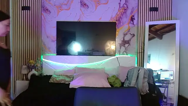 IvyShine7 online show from May 27, 2026, 1:57 am