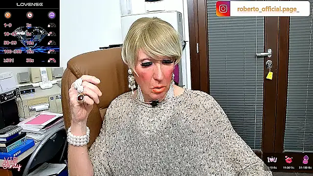 ROBY SWEETHOT online show from May 16, 2026, 9:58 pm