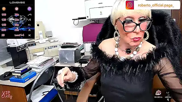ROBY SWEETHOT online show from May 18, 2026, 8:57 pm