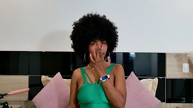 BeckySalas online show from December 18, 2025, 8:23 pm