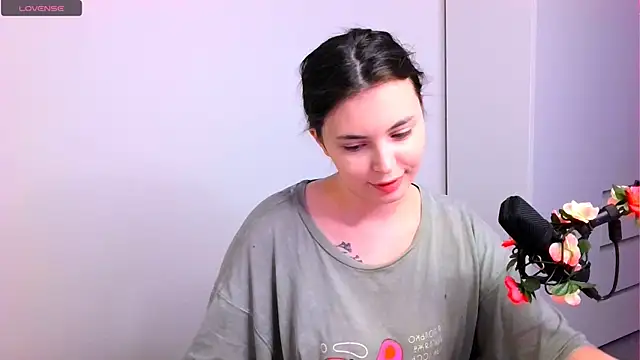 peachyness online show from December 1, 2025, 7:59 pm