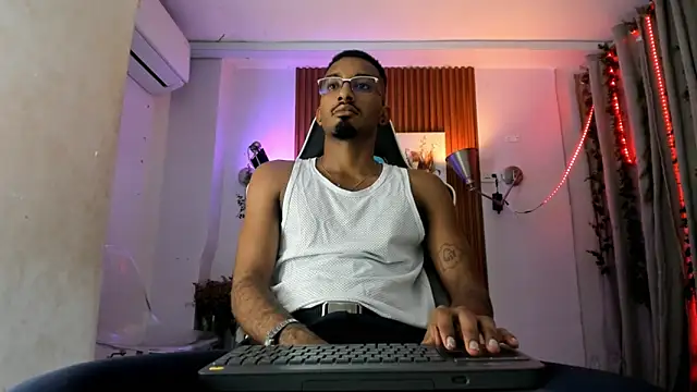 Darwin mayo online show from November 24, 2025, 5:24 pm