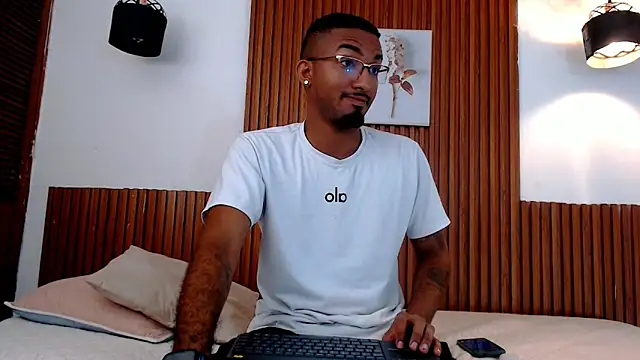 Snapshot of Darwin_mayo chatting on April 1, 2026, 11:00 am Darwin mayo online show from April 1, 2026, 11:00 am