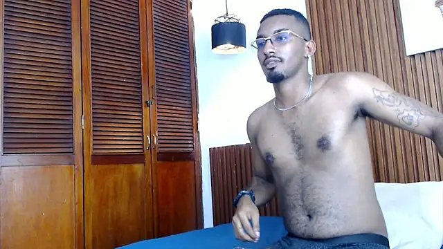 Snapshot of Darwin_mayo chatting on May 13, 2026, 3:30 pm Darwin mayo online show from May 13, 2026, 3:30 pm