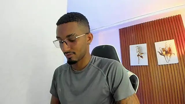 Snapshot of Darwin_mayo chatting on April 30, 2026, 5:20 pm Darwin mayo online show from April 30, 2026, 5:20 pm