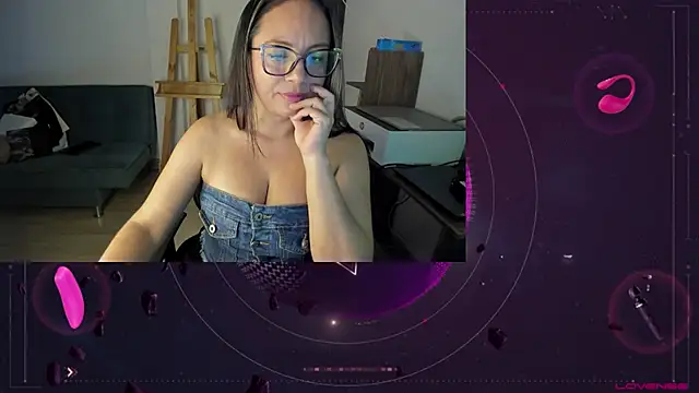 Snapshot of lady_sophie chatting on September 18, 2025, 3:59 pm lady sophie online show from September 18, 2025, 3:59 pm