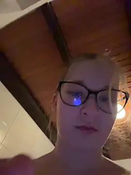 Snapshot of SweetTeenGirl chatting on November 18, 2025, 8:34 pm SweetTeenGirl online show from November 18, 2025, 8:34 pm