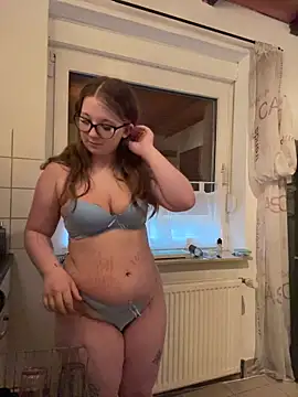 Snapshot of SweetTeenGirl chatting on November 9, 2025, 2:21 pm SweetTeenGirl online show from November 9, 2025, 2:21 pm