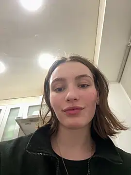 ZariaFlame online show from April 2, 2026, 11:44 pm