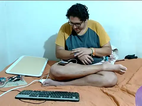 Snapshot of MeisanPaul chatting on November 24, 2025, 1:38 am MeisanPaul online show from November 24, 2025, 1:38 am