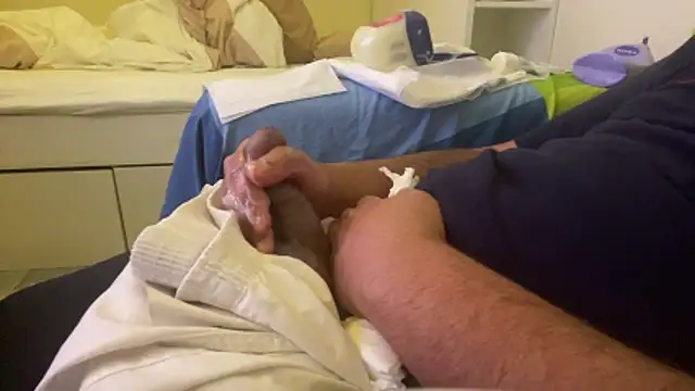 Snapshot of qnawafp chatting on April 5, 2026, 8:37 pm qnawafp online show from April 5, 2026, 8:37 pm