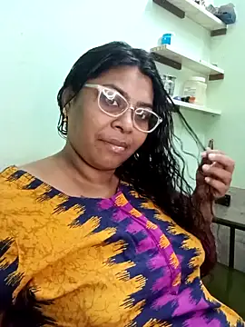 Snapshot of zara-mallus chatting on October 2, 2025, 5:49 pm zara-mallus online show from October 2, 2025, 5:49 pm