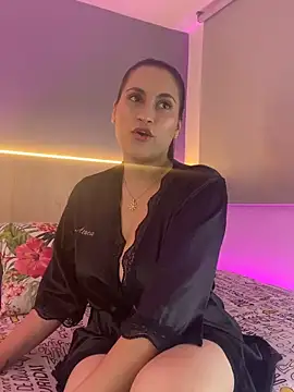 Atenea Clerk online show from March 27, 2026, 12:39 pm