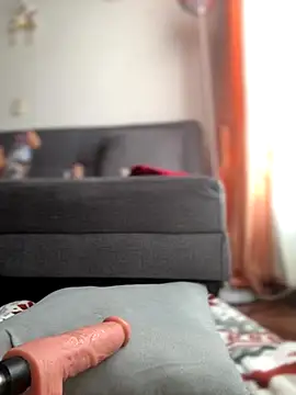 Liulee2 online show from November 28, 2025, 4:07 pm