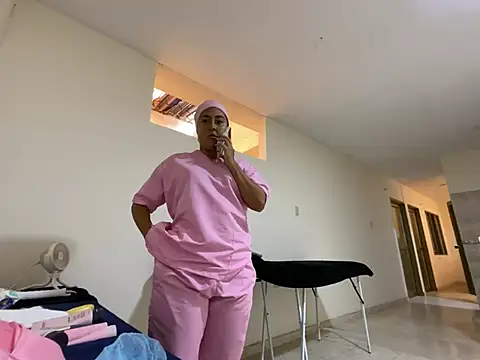 Snapshot of Gaby_Rol17 chatting on August 5, 2026, 9:31 pm Gaby Rol17 online show from August 5, 2026, 9:31 pm