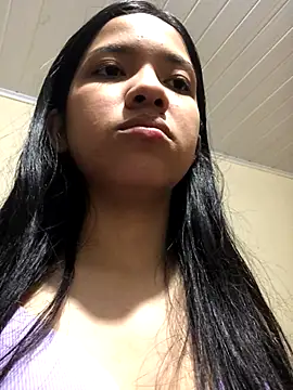 ashleyy20 online show from November 16, 2025, 11:19 pm