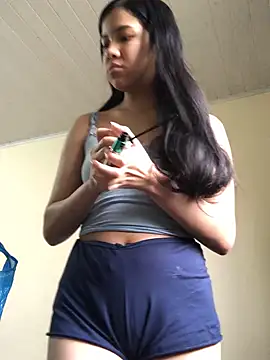 ashleyy20 online show from October 20, 2025, 7:47 pm