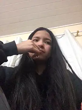 ashleyy20 online show from October 30, 2025, 10:06 pm