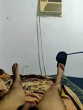 ELI TICANTE online show from November 18, 2025, 5:33 am