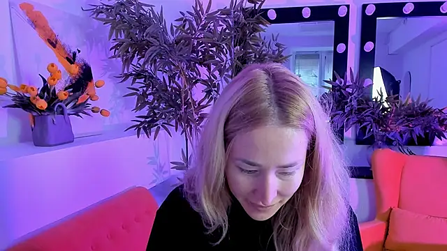 AstraMonroe online show from September 17, 2025, 4:47 am