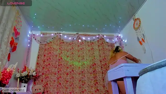 LadenRousseTs online show from November 22, 2025, 11:14 pm