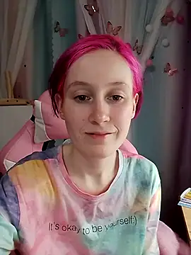 Snapshot of Fuzzy_Unicorn chatting on September 12, 2025, 6:40 pm Fuzzy Unicorn online show from September 12, 2025, 6:40 pm