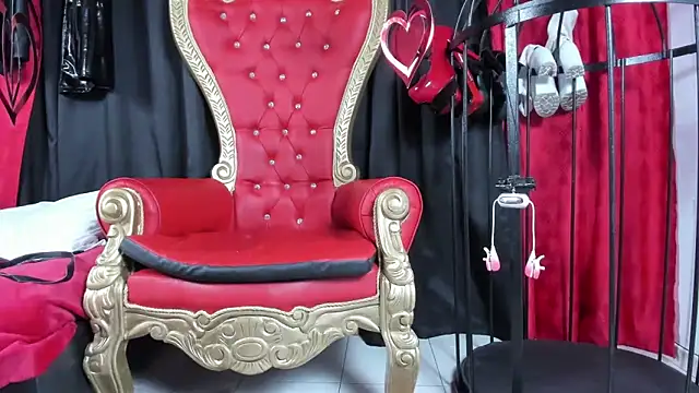 Snapshot of LiliThara chatting on February 4, 2026, 6:52 am LiliThara online show from February 4, 2026, 6:52 am