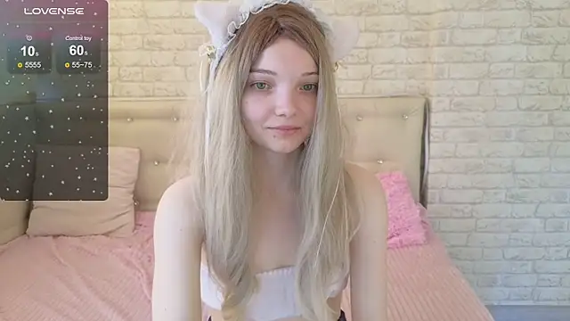 Snapshot of AnimeAlica18 chatting on June 20, 2026, 3:33 am AnimeAlica18 online show from June 20, 2026, 3:33 am