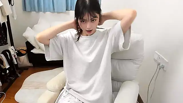 Snapshot of xuannv0000 chatting on September 12, 2025, 9:42 am xuannv0000 online show from September 12, 2025, 9:42 am