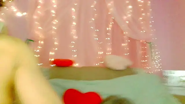 Marinaxmonroe online show from May 2, 2026, 4:23 pm