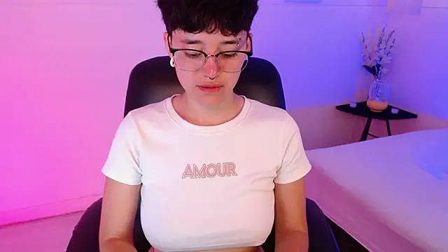 jeroharper online show from November 22, 2025, 10:19 pm