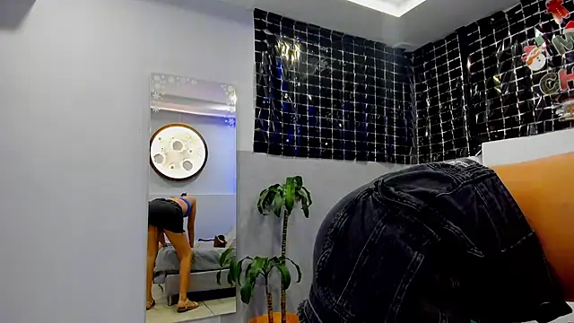 klariz09 online show from December 16, 2025, 8:35 pm