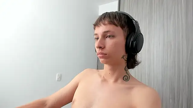 Snapshot of spacehumanz chatting on February 27, 2026, 8:41 pm spacehumanz online show from February 27, 2026, 8:41 pm