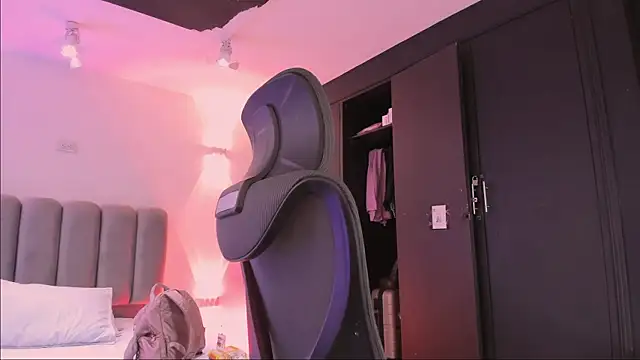 AlliceLover online show from November 15, 2025, 11:58 am