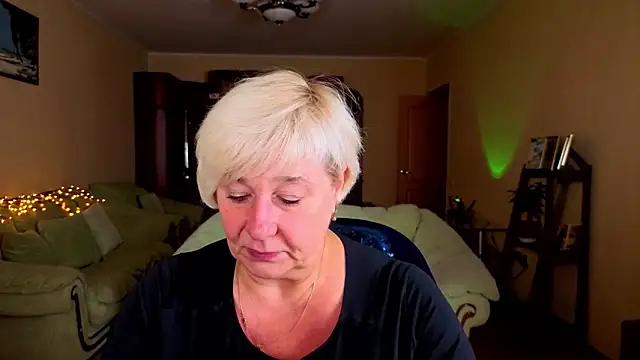 Snapshot of Milana_Milky chatting on September 30, 2025, 5:24 am Milana Milky online show from September 30, 2025, 5:24 am