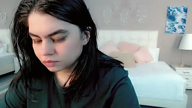 maddissonivanova online show from April 4, 2026, 6:58 pm