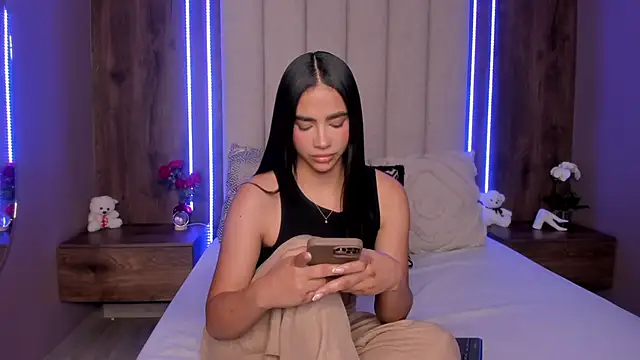 LucySalvatore  online show from March 28, 2026, 9:49 pm