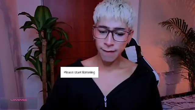 Snapshot of taichi_bluy chatting on September 28, 2025, 6:31 am taichi bluy online show from September 28, 2025, 6:31 am