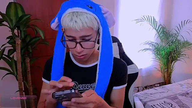 Snapshot of taichi_bluy chatting on September 26, 2025, 7:10 pm taichi bluy online show from September 26, 2025, 7:10 pm