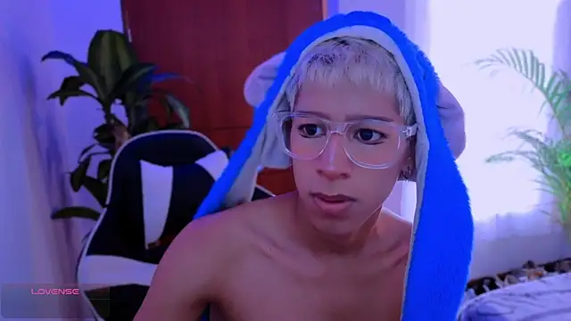 Snapshot of taichi_bluy chatting on September 30, 2025, 8:15 pm taichi bluy online show from September 30, 2025, 8:15 pm