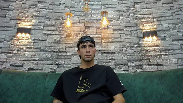 Snapshot of mike_whitee chatting on September 8, 2025, 3:00 pm mike whitee online show from September 8, 2025, 3:00 pm