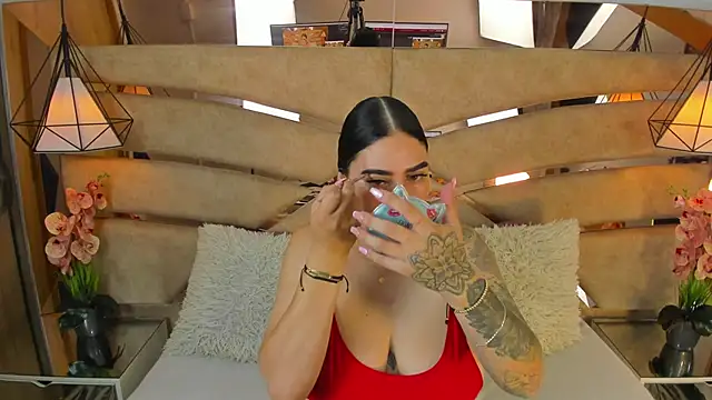 pamemiller1 online show from February 4, 2026, 11:16 am