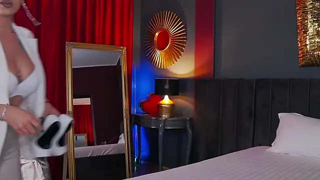 Snapshot of VickiSpice chatting on November 22, 2025, 7:24 pm VickiSpice online show from November 22, 2025, 7:24 pm