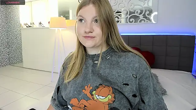 AshleyJoness online show from September 22, 2025, 5:02 am