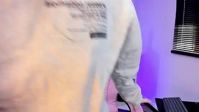 Alice Vixen online show from September 19, 2025, 12:31 pm