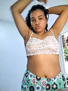 Snapshot of Eimy-04 chatting on February 14, 2026, 2:39 pm Eimy-04 online show from February 14, 2026, 2:39 pm