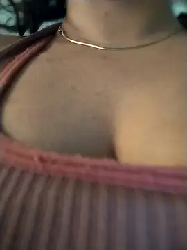 Snapshot of Eimy-04 chatting on January 15, 2026, 9:07 pm Eimy-04 online show from January 15, 2026, 9:07 pm