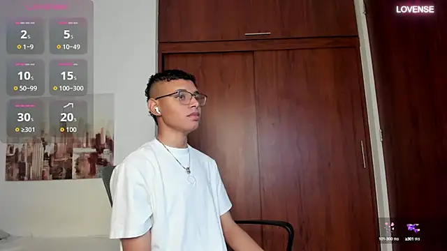 Snapshot of tristan_gold chatting on September 15, 2025, 10:48 am tristan gold online show from September 15, 2025, 10:48 am