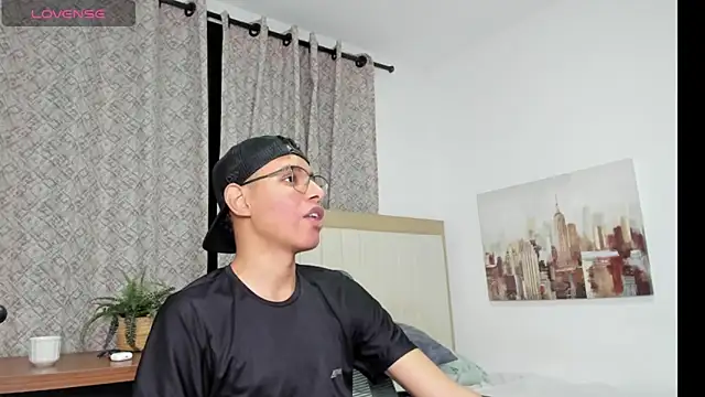 Snapshot of tristan_gold chatting on September 10, 2025, 7:18 am tristan gold online show from September 10, 2025, 7:18 am